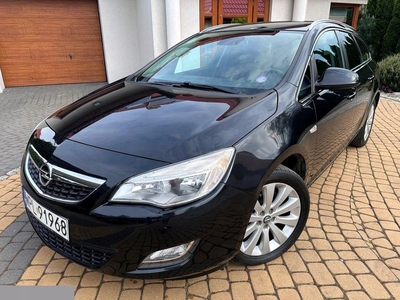 Opel Astra J Sports Tourer 1.4 Turbo ECOTEC 140KM 2012