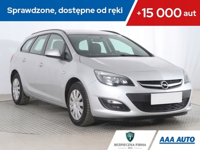 Opel Astra J Sports Tourer Facelifting 1.6 Twinport ECOTEC 115KM 2015