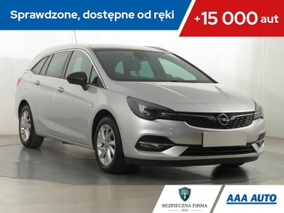 Opel Astra K Sportstourer Facelifting 1.2 Turbo 145KM 2021