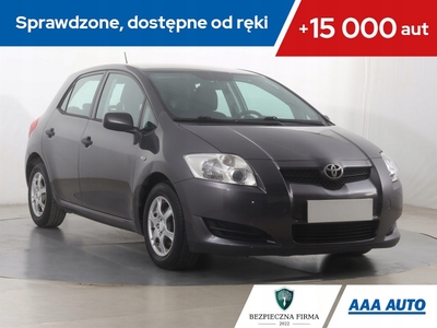 Toyota Auris I Hatchback 1.4 D-4D 90KM 2008