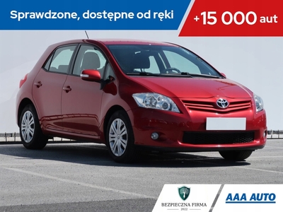 Toyota Auris I Hatchback 1.6 Valvematic 132KM 2010