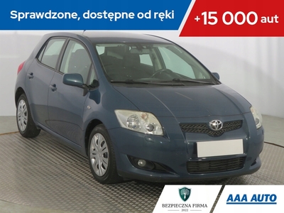 Toyota Auris I Hatchback 2.0 D-4D 125KM 2006