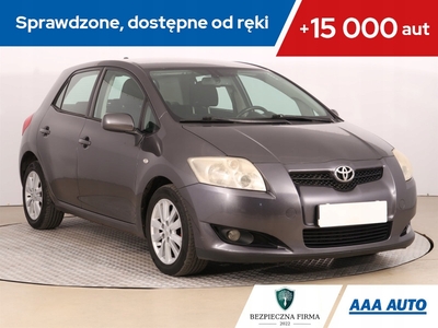 Toyota Auris I Hatchback 2.0 D-4D 125KM 2007