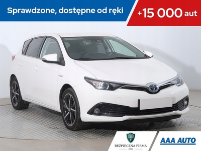 Toyota Auris II Hatchback 5d Facelifting 1.8 Hybrid 136KM 2017