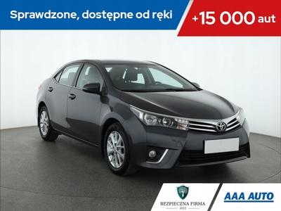 Toyota Corolla X Sedan Facelifting 1.6 Valvematic 132KM 2014