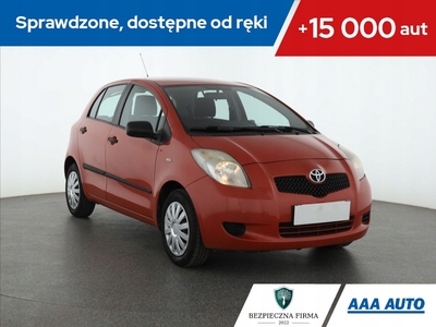 Toyota Yaris II Hatchback 5d 1.0 VVT-i 69KM 2006