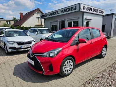 Toyota Yaris III Hatchback 5d Facelifting 1.0 VVT-i 69KM 2015