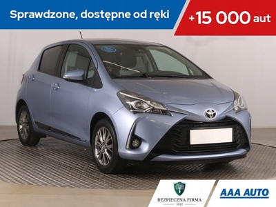 Toyota Yaris III Hatchback 5d Facelifting 2017 1.5 Dual VVT-iE 111KM 2017