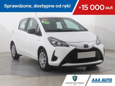 Toyota Yaris III Hatchback 5d Facelifting 2017 1.5 Hybrid 100KM 2018