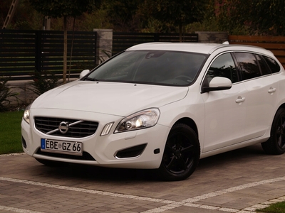 Volvo V60 I Kombi 1.6 T4 180KM 2013