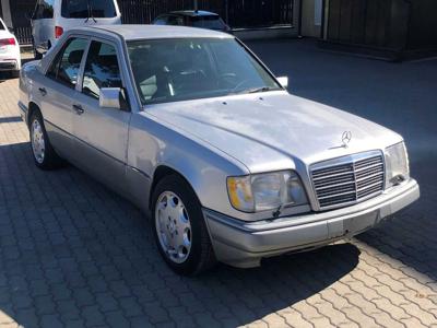 Mercedes w 124 420 V8