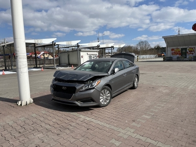 Hyundai Sonata IV uszkodzony