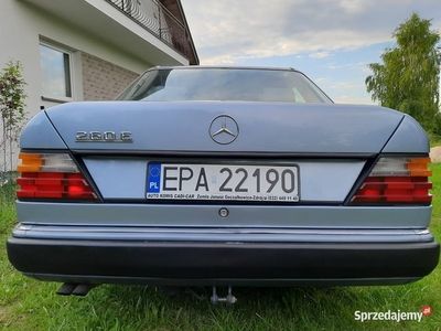 Mercedes w124 260E perlblau