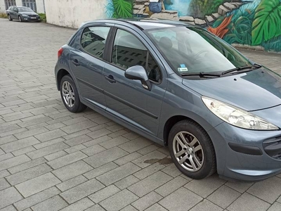 Peugeot 207 1,4 16V 88 KM 2006 r.