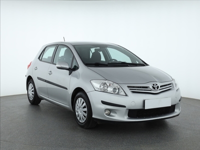 Toyota Auris II , Salon Polska, Klima, Parktronic