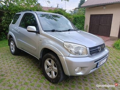 Toyota RAV-4 bez rdzy 2,0B 150kM 4x4 jak nowy