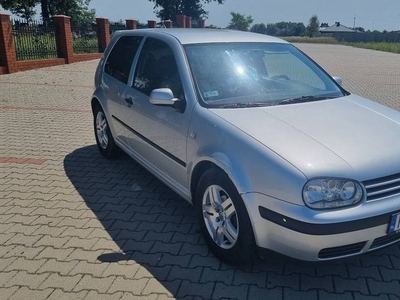 Volkswagen Golf IV 2001r 1.6 benzyna, Klima sprawna, Hak