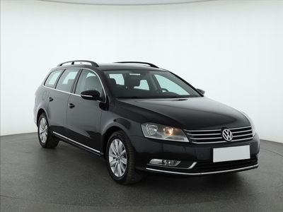 Volkswagen Passat B7 , Navi, Klimatronic, Tempomat, Parktronic