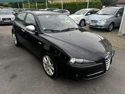 Alfa Romeo 147 Hatchback 1.6 TS 16v 105KM 2010