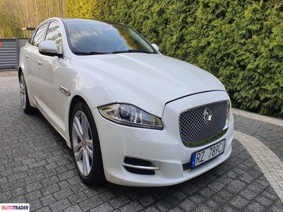 Jaguar XJ 3.0 benzyna 340 KM 2014r. (łódź)