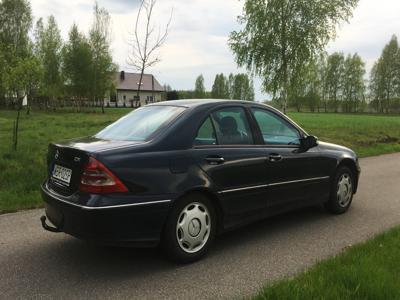 Mercedes-Benz Klasa C W203 Avantgarde + dwa komplety kół - w rodzinie od 2009 r.