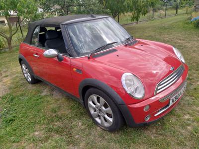 Mini Cooper cabrio.