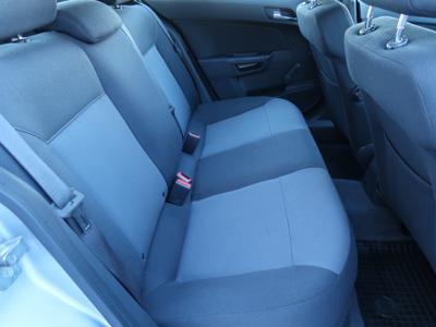 Opel Astra 2012 1.6 16V 133843km ABS klimatyzacja manualna