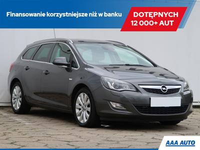 Opel Astra J Sports Tourer 1.4 Turbo ECOTEC 140KM 2011