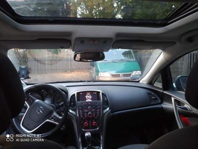 Opel Astra J Sports Tourer Kombi szyber full