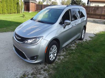 Używane Chrysler Pacifica - 72 900 PLN, 143 746 km, 2017