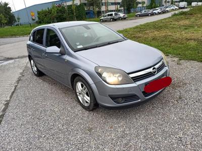 Używane Opel Astra - 9 000 PLN, 260 000 km, 2006