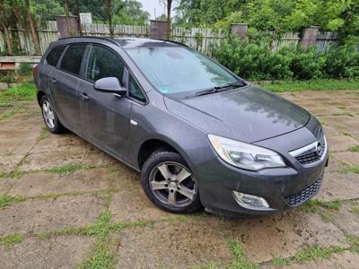 Używane Opel Astra - 14 600 PLN, 256 728 km, 2012