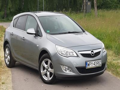 Używane Opel Astra - 23 900 PLN, 209 000 km, 2011