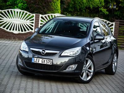 Używane Opel Astra - 25 900 PLN, 117 829 km, 2010