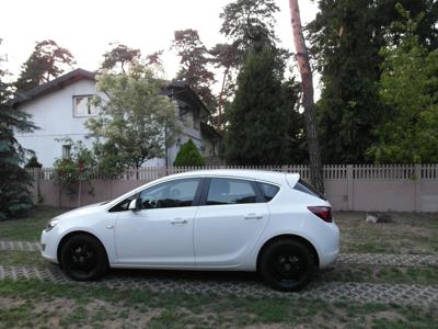 Używane Opel Astra - 25 900 PLN, 120 000 km, 2010