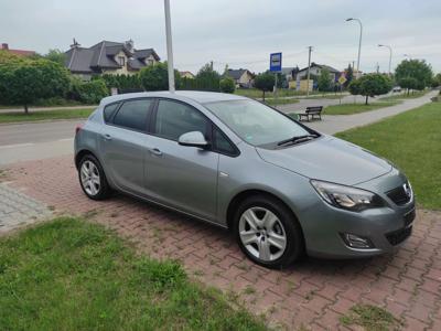 Używane Opel Astra - 27 900 PLN, 105 000 km, 2012