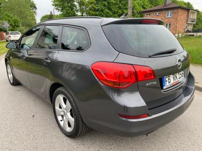 Używane Opel Astra - 28 900 PLN, 170 000 km, 2011