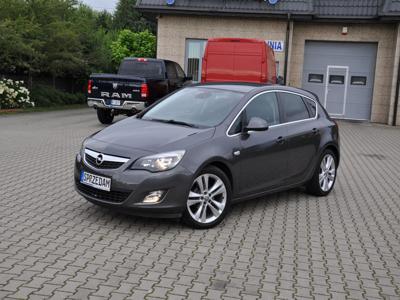 Używane Opel Astra - 29 800 PLN, 202 000 km, 2011