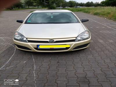 Używane Opel Astra - 8 000 PLN, 225 000 km, 2004