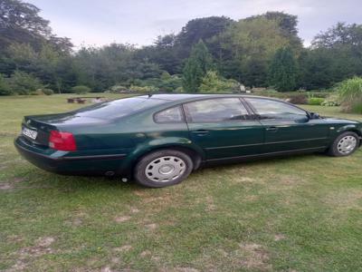 Używane Volkswagen Passat - 5 700 PLN, 325 600 km, 1999