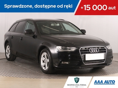 Audi A4 B8 Avant Facelifting 2.0 TDI 177KM 2012