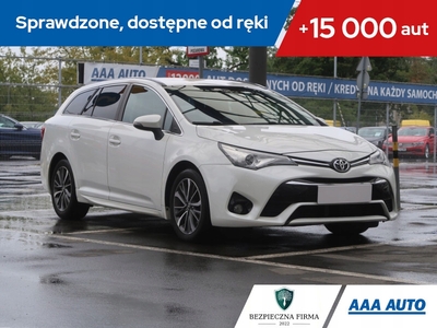 Toyota Avensis III Wagon Facelifting 2015 2.0 D-4D 143KM 2015