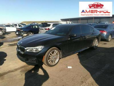 BMW 750 2016, 4.4L, porysowany lakier