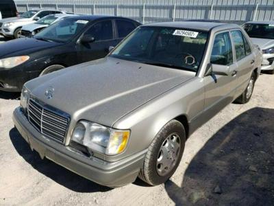 Mercedes E 320 1995, 3.2L, od ubezpieczalni