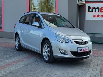 Używane Opel Astra - 21 900 PLN, 202 000 km, 2011