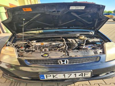 Samochód Honda Stream Uszkodzony