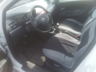 Fiat Grande Punto Sprzedam białe punto 2008 rok w dobrym stanie.