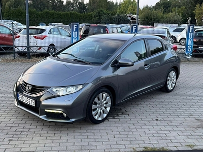 Honda Civic IX Hatchback 5d 1.8 i-VTEC 142KM 2014