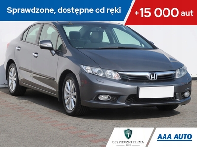 Honda Civic IX Sedan 1.8 i-VTEC 142KM 2014