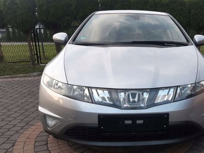 Honda Civic VIII Hatchback 3d 1.8 i-VTEC 140KM 2007